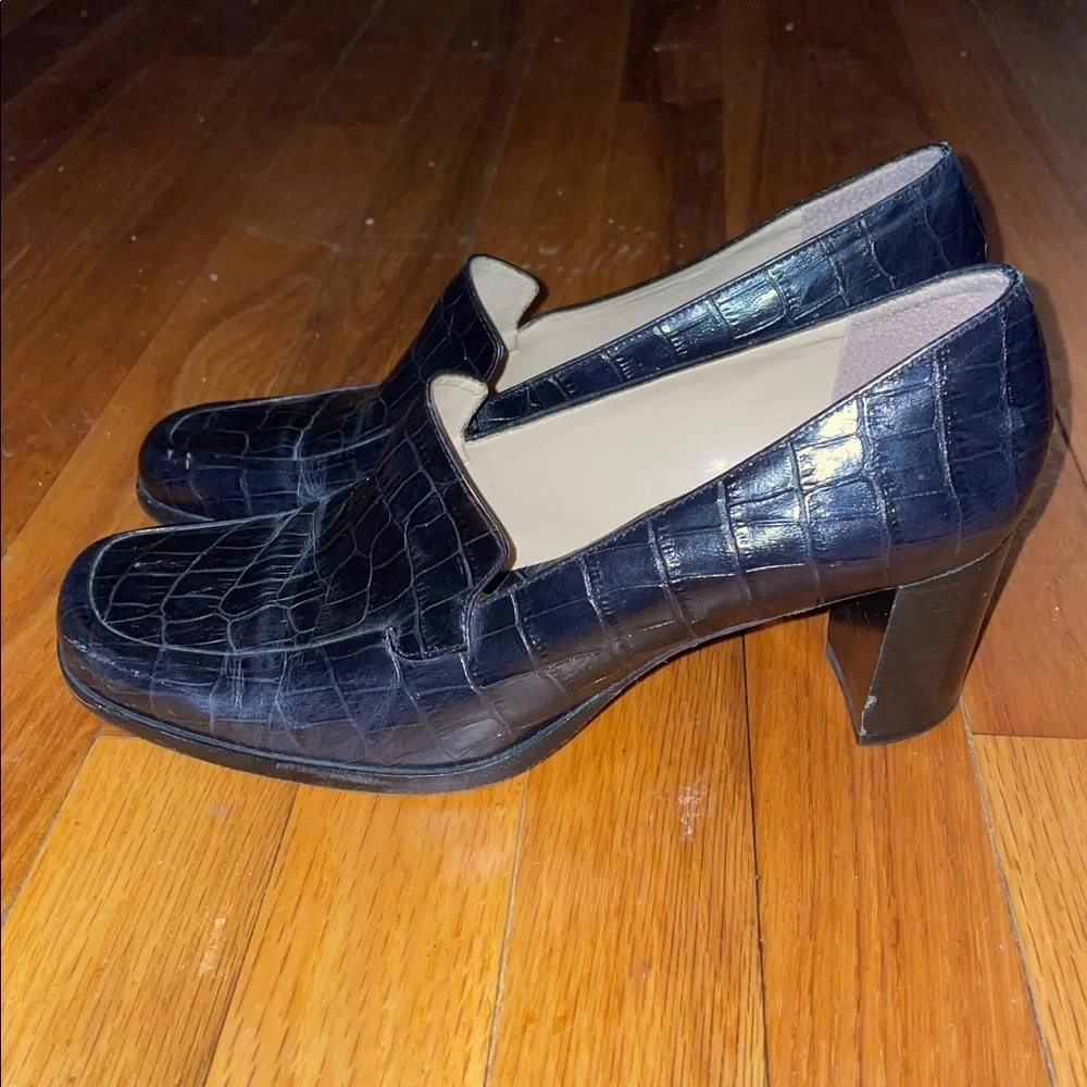 Antonio Melani Pretty Black Croc Embossed Leather Pump Loafers.  Size 9. EUC